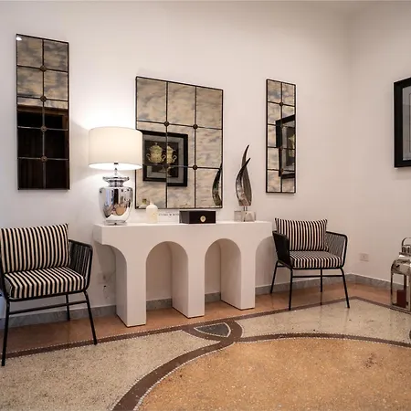 La Corte di Partenope Luxury Suite Affittacamere